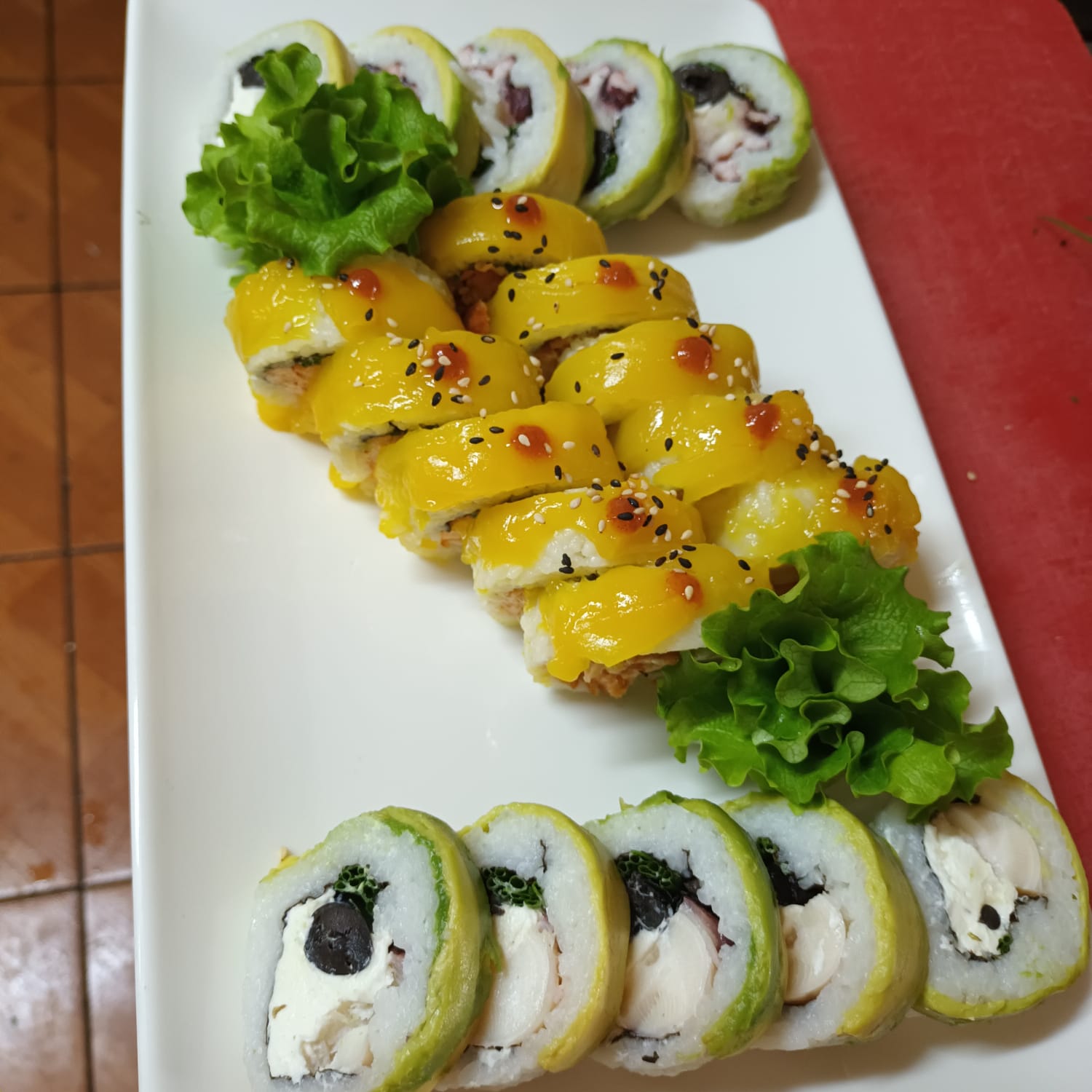 Promo Rolls Palta Queso Crema Salsa Agridulce